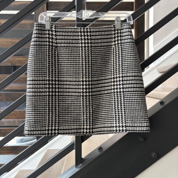 H & M Skirt - Picture 6 of 10